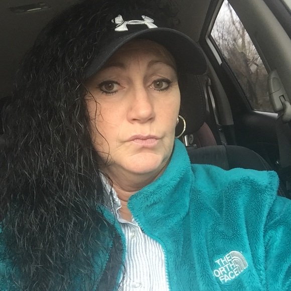 Meet your Posher, Pam - Picture 2 of 4